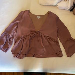 Tobi blouse with ruffle sleeves